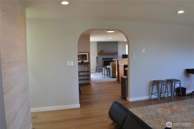 Property photo for 520 Sw 4th Avenue Sw, Oak Harbor photo 3