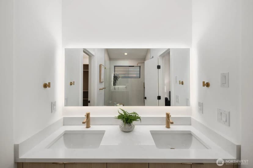 Property photo for 9024 Corliss Avenue N #b, Seattle photo 15