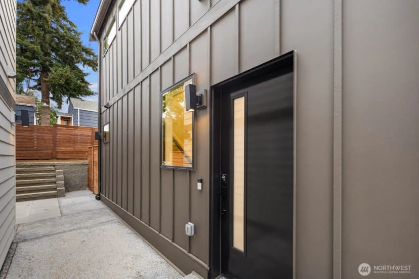 Property photo for 9024 Corliss Avenue N #b, Seattle photo 2