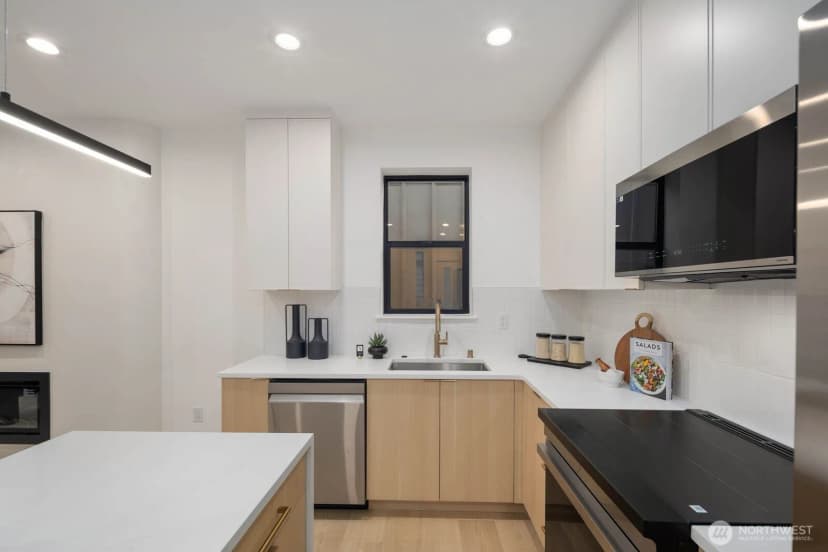 Property photo for 9024 Corliss Avenue N #b, Seattle photo 6