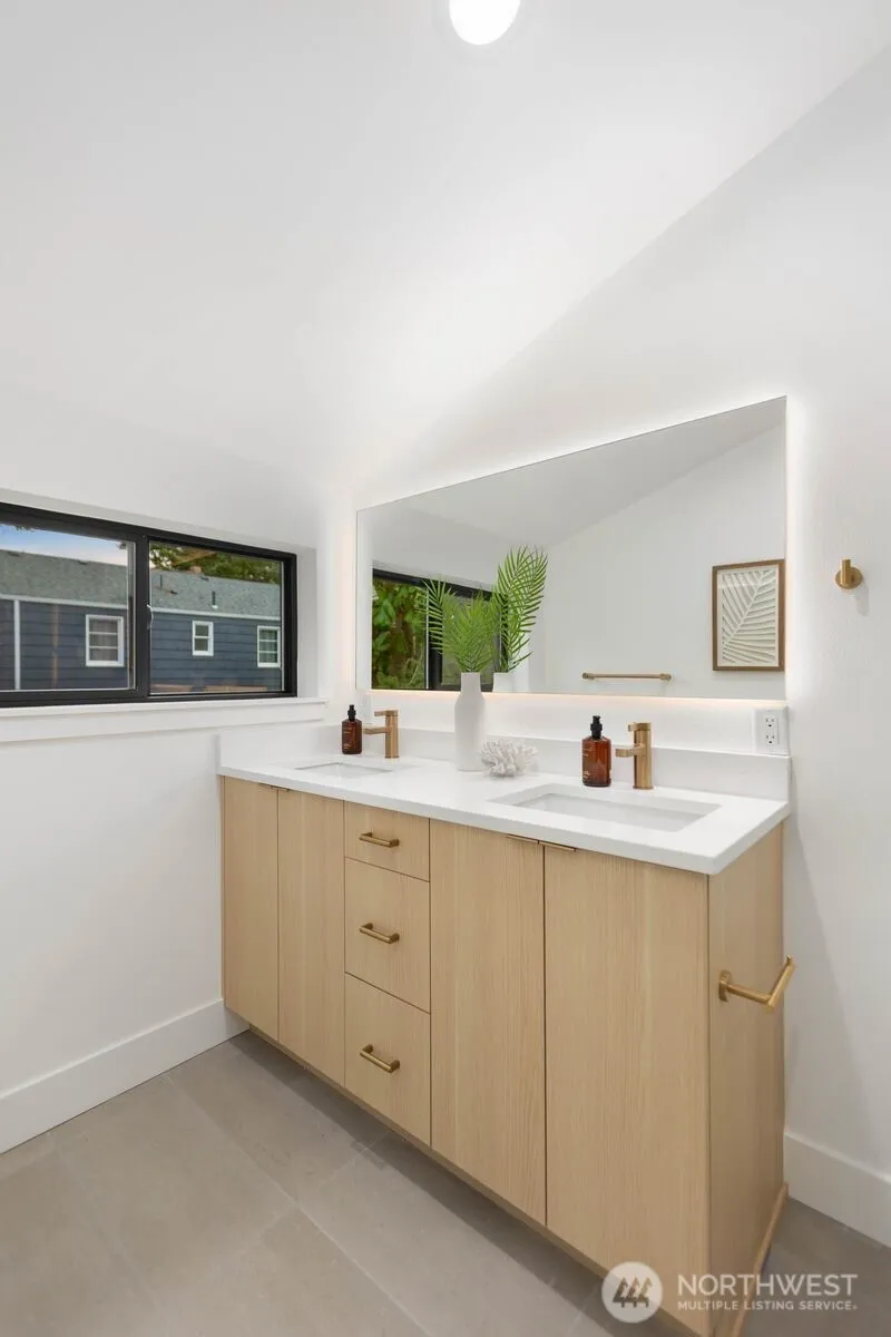 Property photo for 9026 Corliss Avenue N, Seattle photo 17