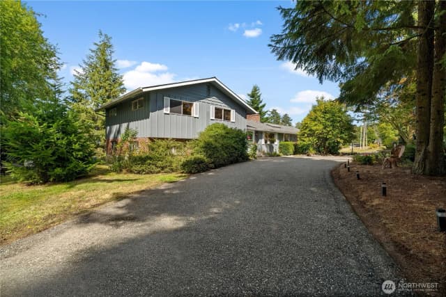 Property photo for 780 Greenoch Loop, Oak Harbor photo 4