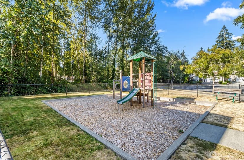 Property photo for 1129 120th Street Se, Everett photo 33
