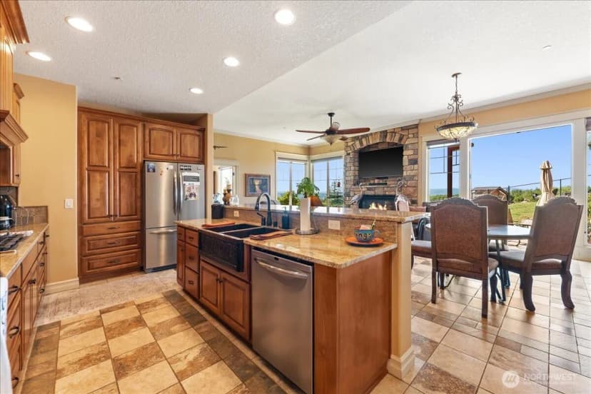 Property photo for 204 Powder Hill Drive, Kalama photo 16