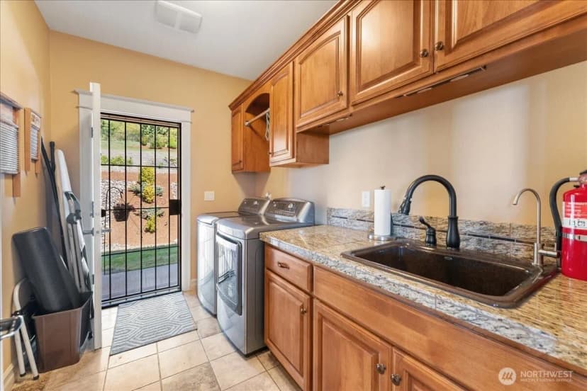 Property photo for 204 Powder Hill Drive, Kalama photo 28