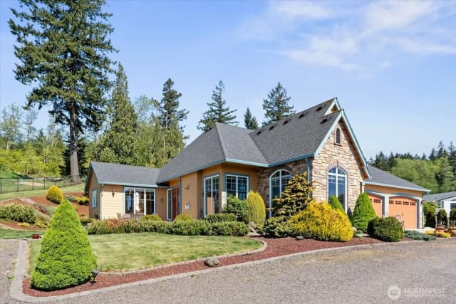 Property photo for 204 Powder Hill Drive, Kalama photo 2