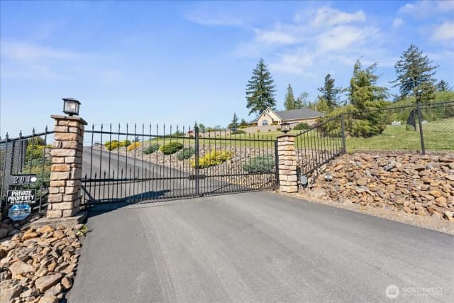 Property photo for 204 Powder Hill Drive, Kalama photo 4