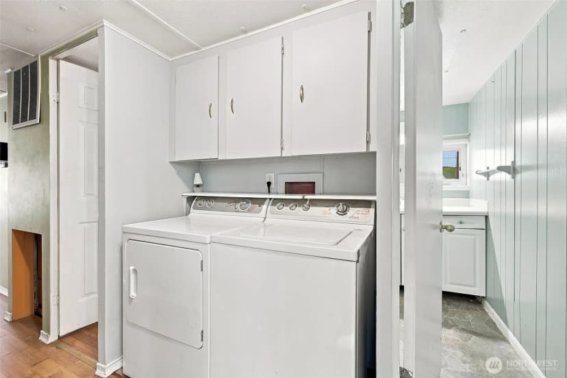 Property photo for 2424 S 260th Street, Kent photo 10