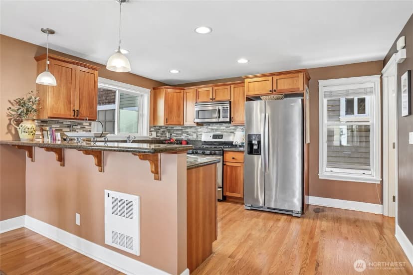 Property photo for 10214 1st Avenue Nw #b, Seattle photo 8
