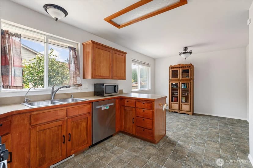 Property photo for 2042 Doe Drive, Oak Harbor photo 10