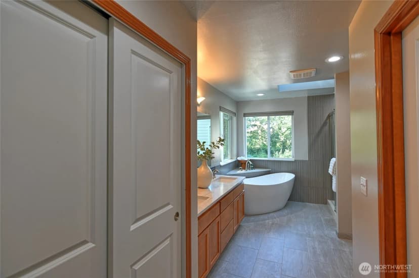 Property photo for 1706 239th Street Sw, Bothell photo 12