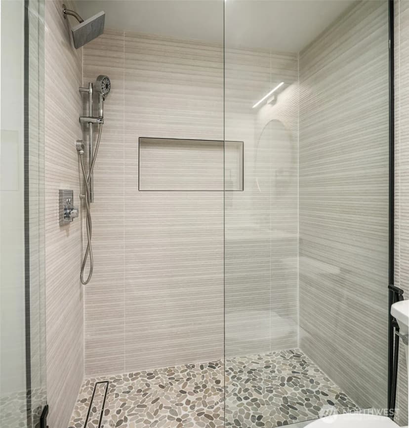 Property photo for 8340 Avalon Drive, Mercer Island photo 32