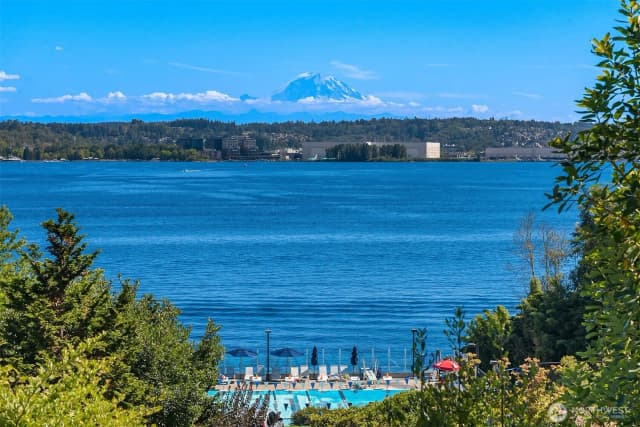 Property photo for 8340 Avalon Drive, Mercer Island