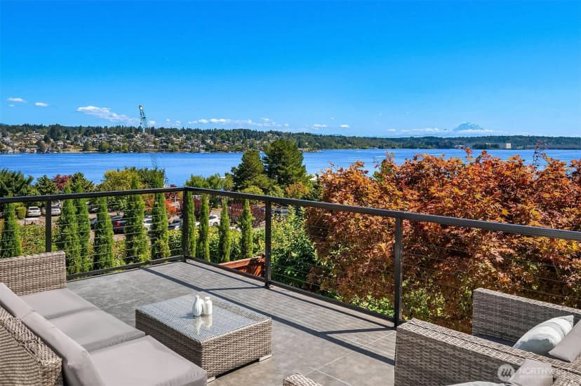 Property photo for 8340 Avalon Drive, Mercer Island photo 16