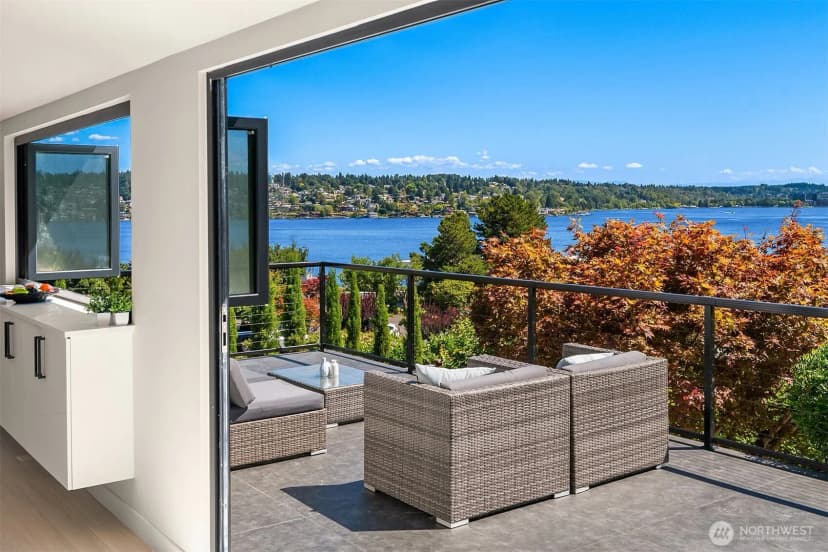Property photo for 8340 Avalon Drive, Mercer Island photo 17