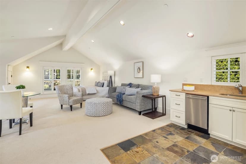 Property photo for 4102 100th Avenue Se, Mercer Island photo 25