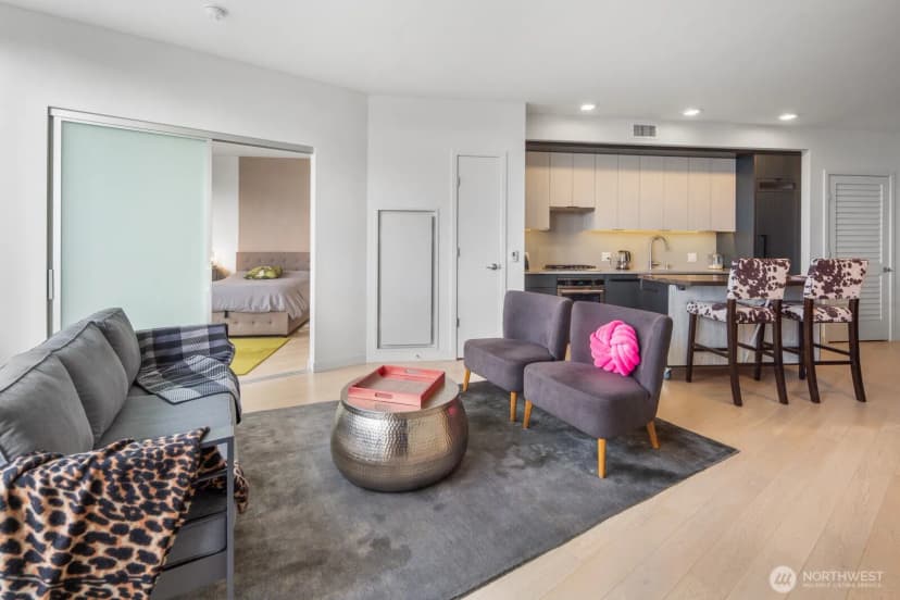 Property photo for 590 1st Avenue S #901, Seattle photo 4
