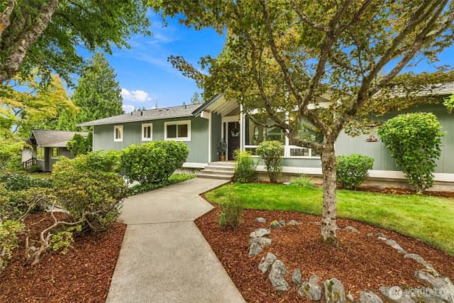 Property photo for 20130 44th Avenue Ne, Lake Forest Park