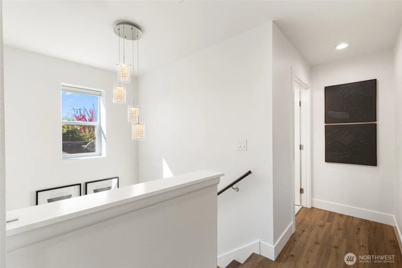 Property photo for 4010 35th Avenue Sw, Seattle photo 14