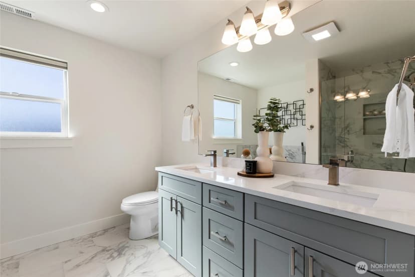 Property photo for 4010 35th Avenue Sw, Seattle photo 19