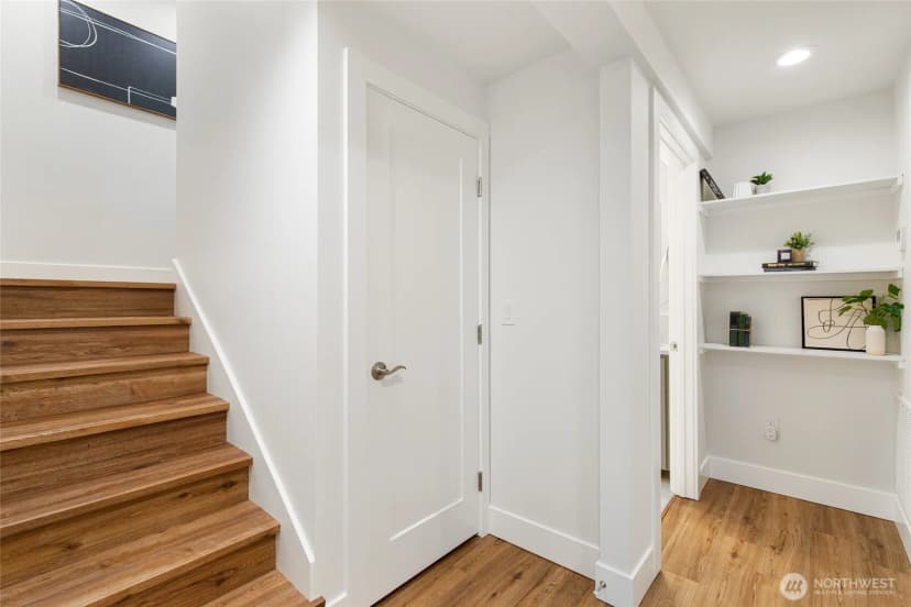 Property photo for 4010 35th Avenue Sw, Seattle photo 24