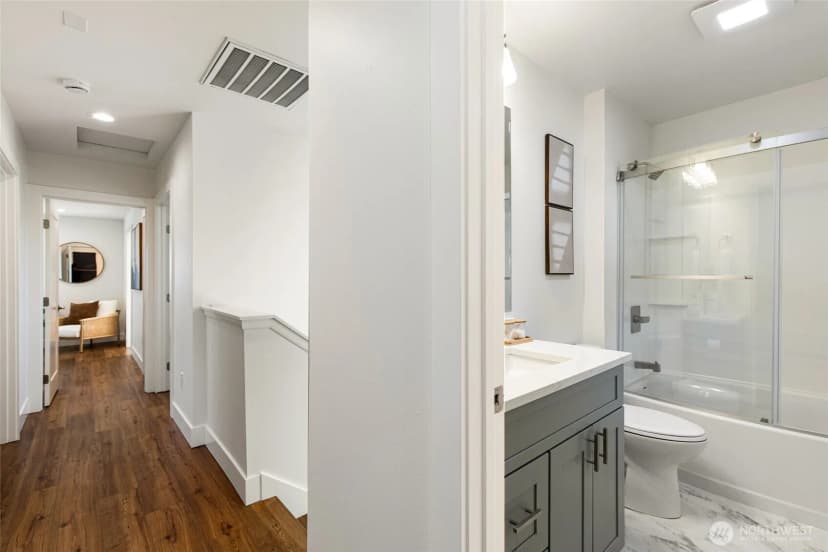 Property photo for 4010 35th Avenue Sw, Seattle photo 15