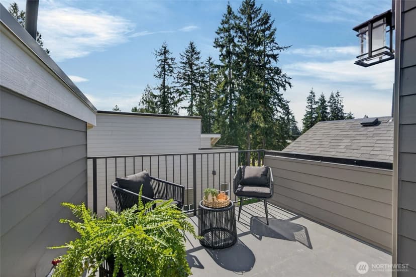Property photo for 221 Ne 185th Street #b, Shoreline photo 28