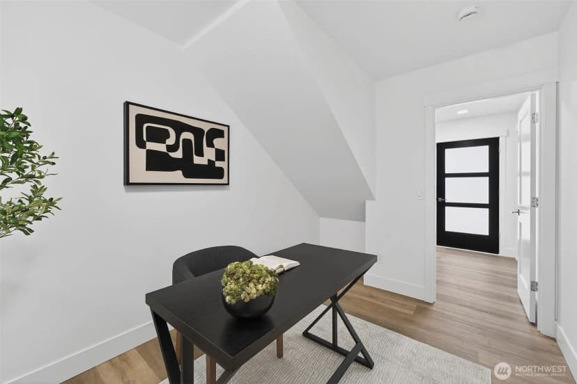 Property photo for 221 Ne 185th Street #b, Shoreline photo 24