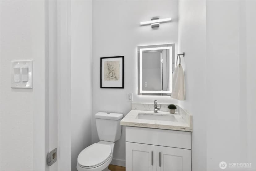 Property photo for 221 Ne 185th Street #b, Shoreline photo 12