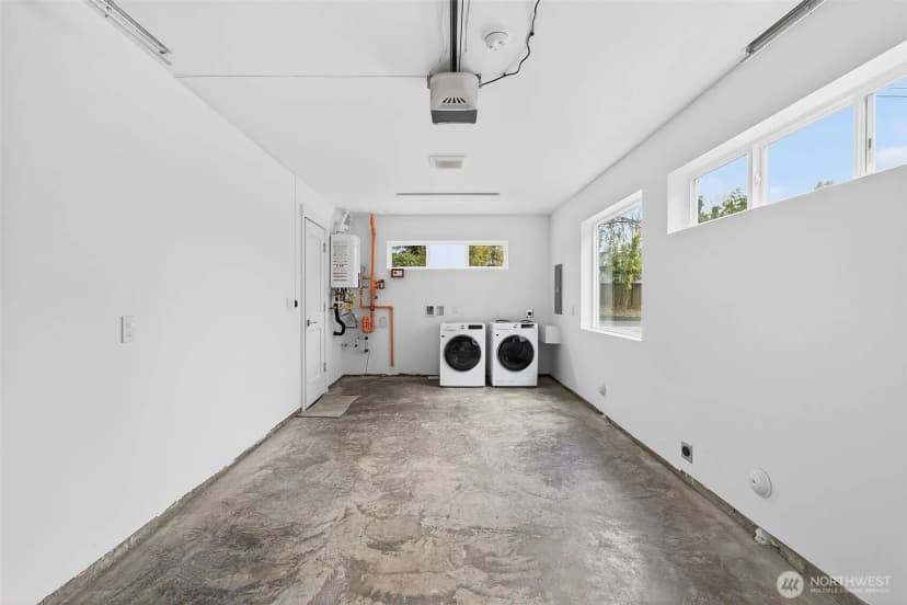 Property photo for 221 Ne 185th Street #b, Shoreline photo 25