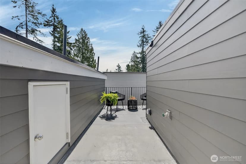 Property photo for 221 Ne 185th Street #b, Shoreline photo 29