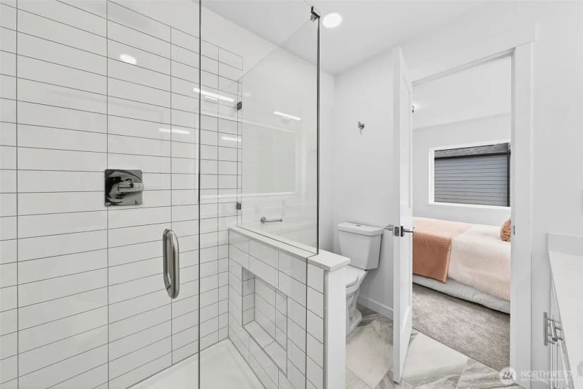 Property photo for 221 Ne 185th Street #b, Shoreline photo 17