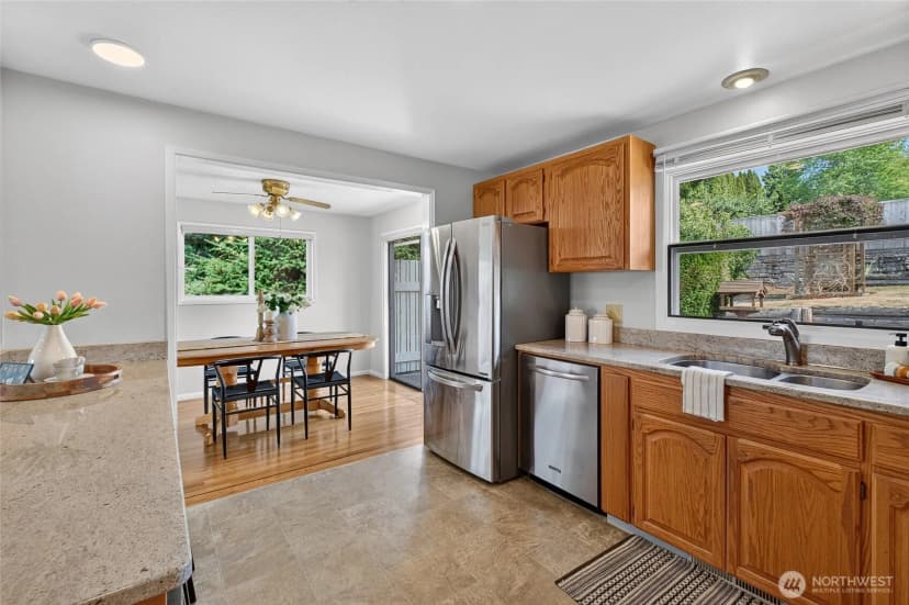 Property photo for 2428 Crestline Drive, Bellingham photo 8