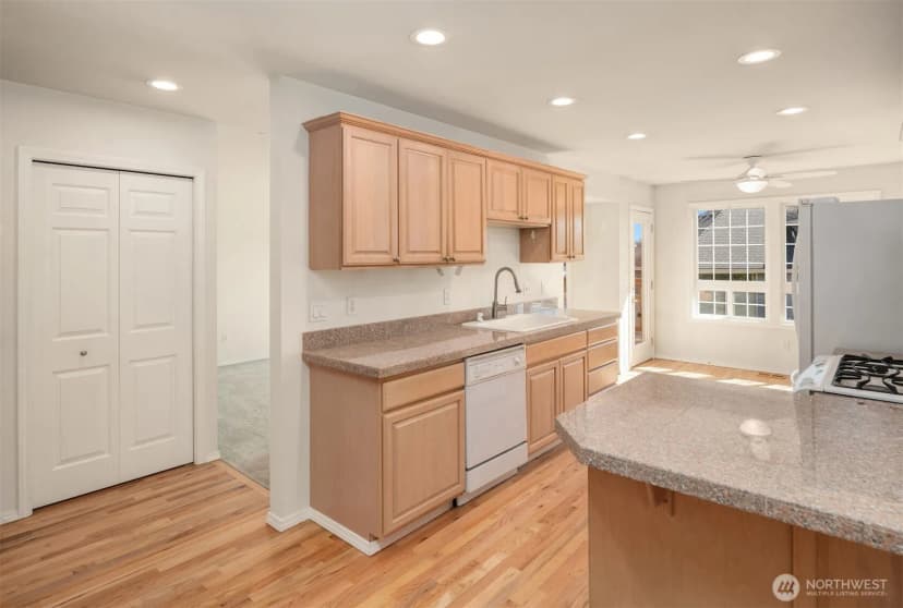 Property photo for 13809 Se 255th Place, Kent photo 8