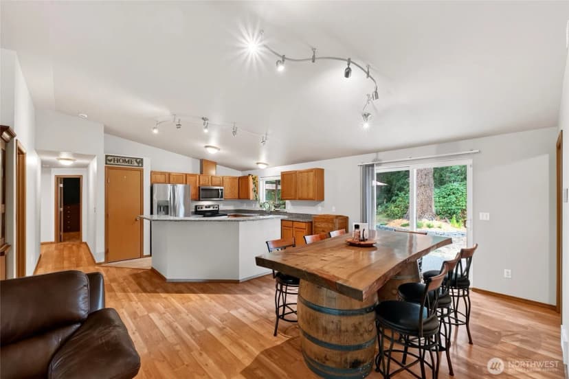 Property photo for 8121 349th Street S, Roy photo 10