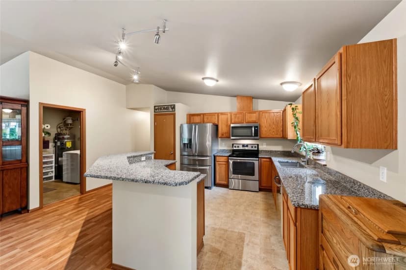 Property photo for 8121 349th Street S, Roy photo 12
