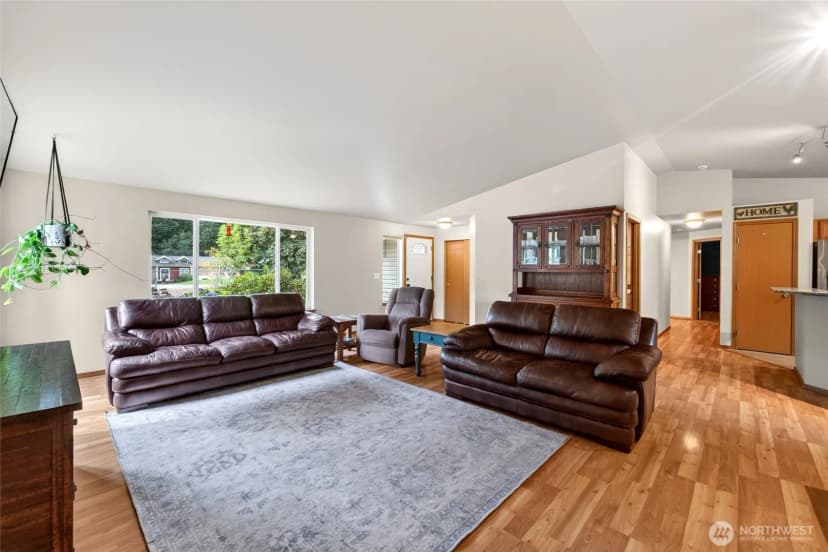 Property photo for 8121 349th Street S, Roy photo 6