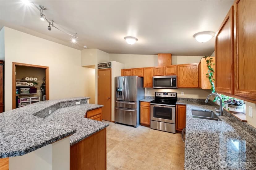 Property photo for 8121 349th Street S, Roy photo 13