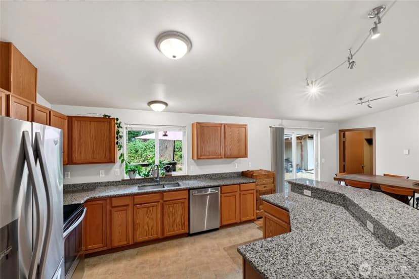 Property photo for 8121 349th Street S, Roy photo 14