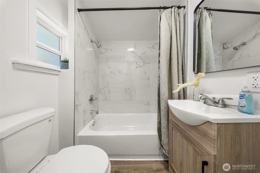 Property photo for 9044 9th Avenue Sw, Seattle photo 15