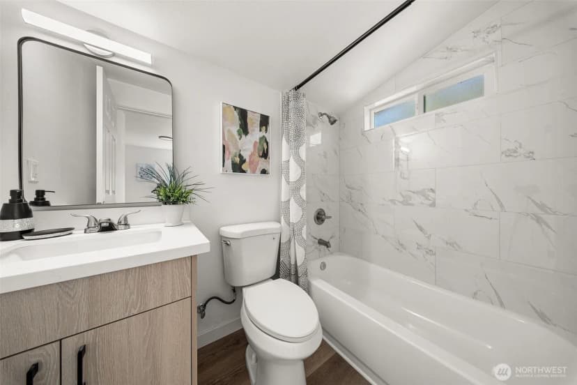 Property photo for 9044 9th Avenue Sw, Seattle photo 13