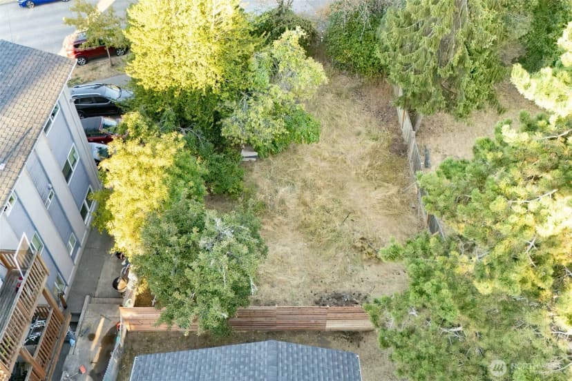 Property photo for 9044 9th Avenue Sw, Seattle photo 17