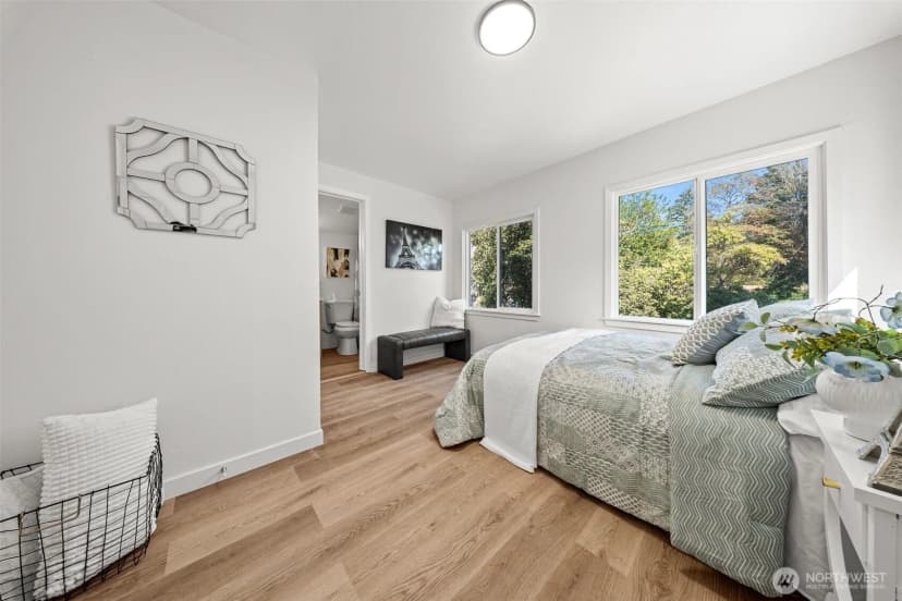 Property photo for 9044 9th Avenue Sw, Seattle photo 11