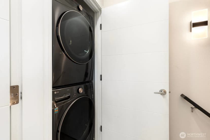 Property photo for 8370 Loyal Way Nw #c, Seattle photo 17