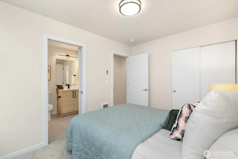 Property photo for 8370 Loyal Way Nw #c, Seattle photo 15