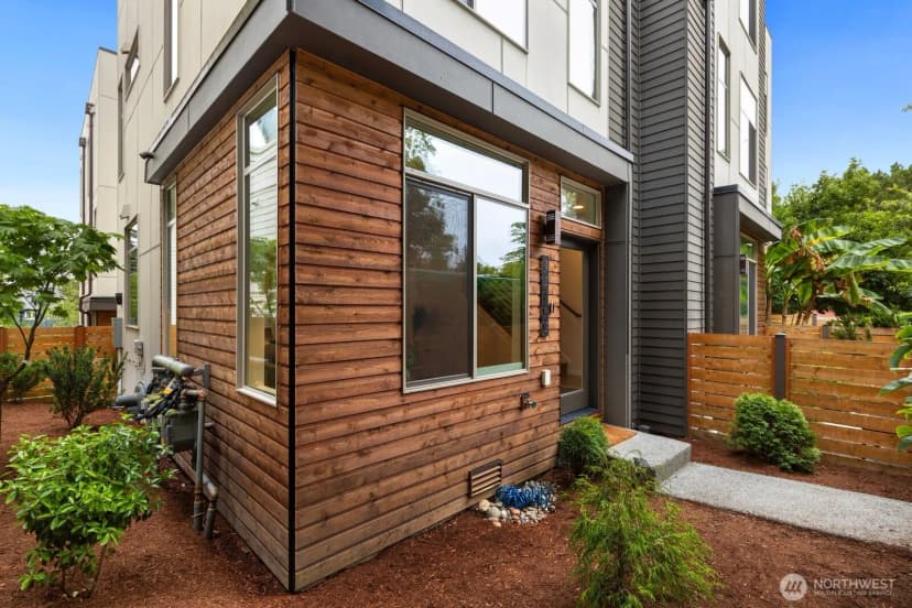 Property photo for 8370 Loyal Way Nw #c, Seattle photo 3
