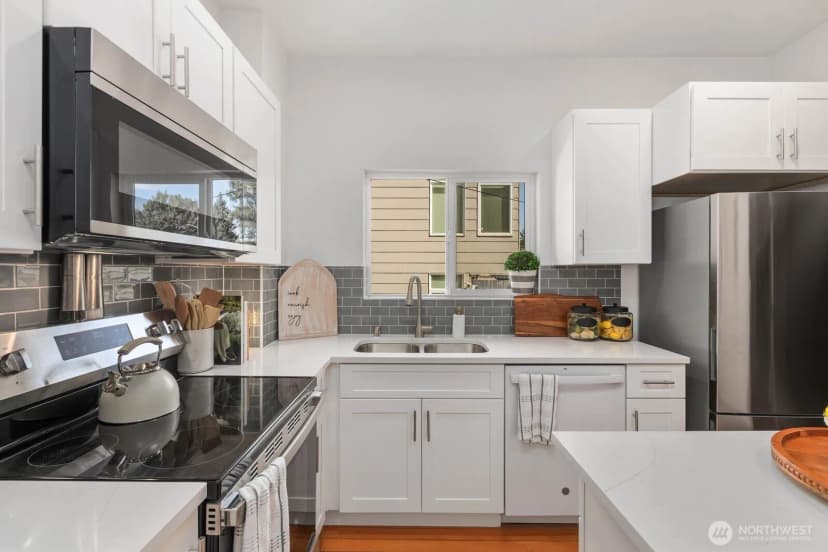 Property photo for 1043 S Cloverdale Street, Seattle photo 14