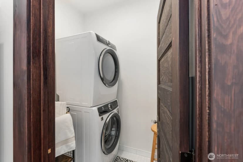Property photo for 1043 S Cloverdale Street, Seattle photo 17