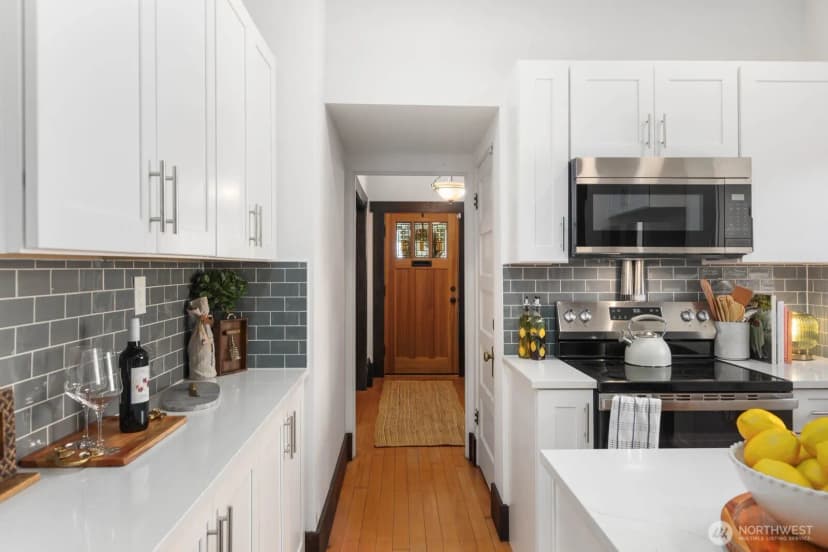 Property photo for 1043 S Cloverdale Street, Seattle photo 12