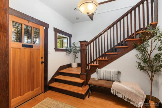 Property photo for 1043 S Cloverdale Street, Seattle photo 4